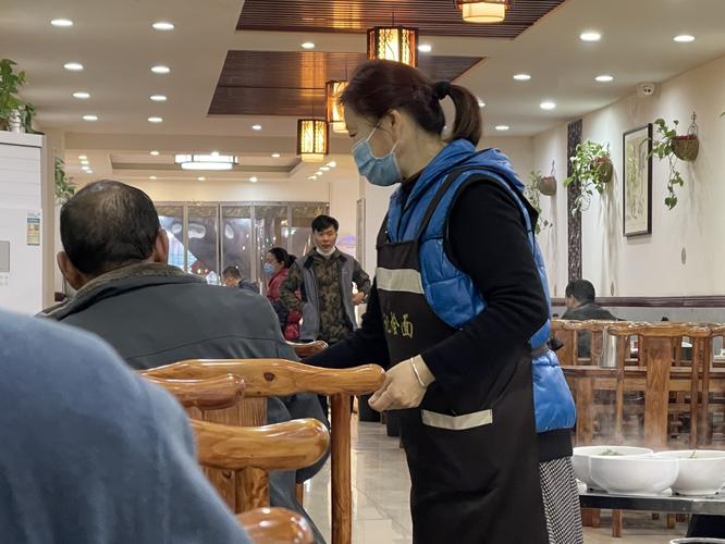 河南餐饮服务从业人员不戴口罩,罚款标准定了!7月1日起实施