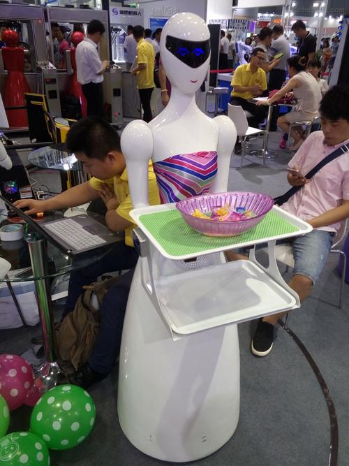 智能自助餐饮服务机器人厂家